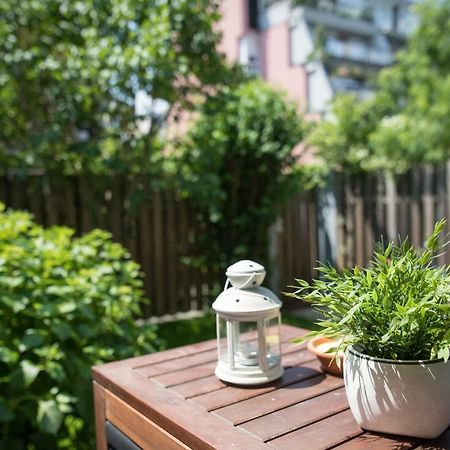 Family Apartment With Garden リュブリャナ エクステリア 写真