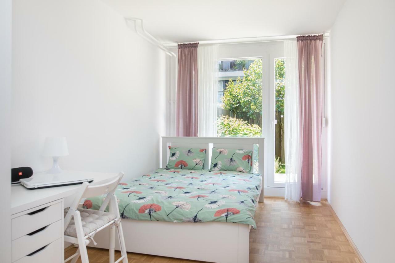Family Apartment With Garden リュブリャナ エクステリア 写真