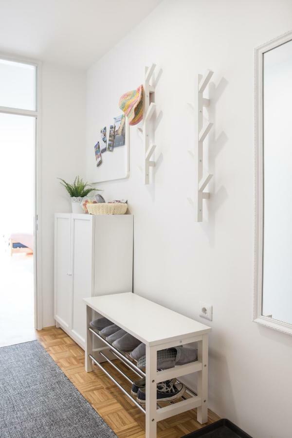 Family Apartment With Garden リュブリャナ エクステリア 写真